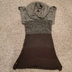 Green color block sweater tunic